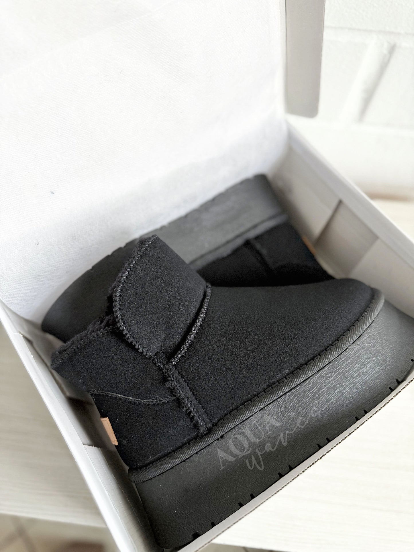 PANTUBOTA NEGRO
