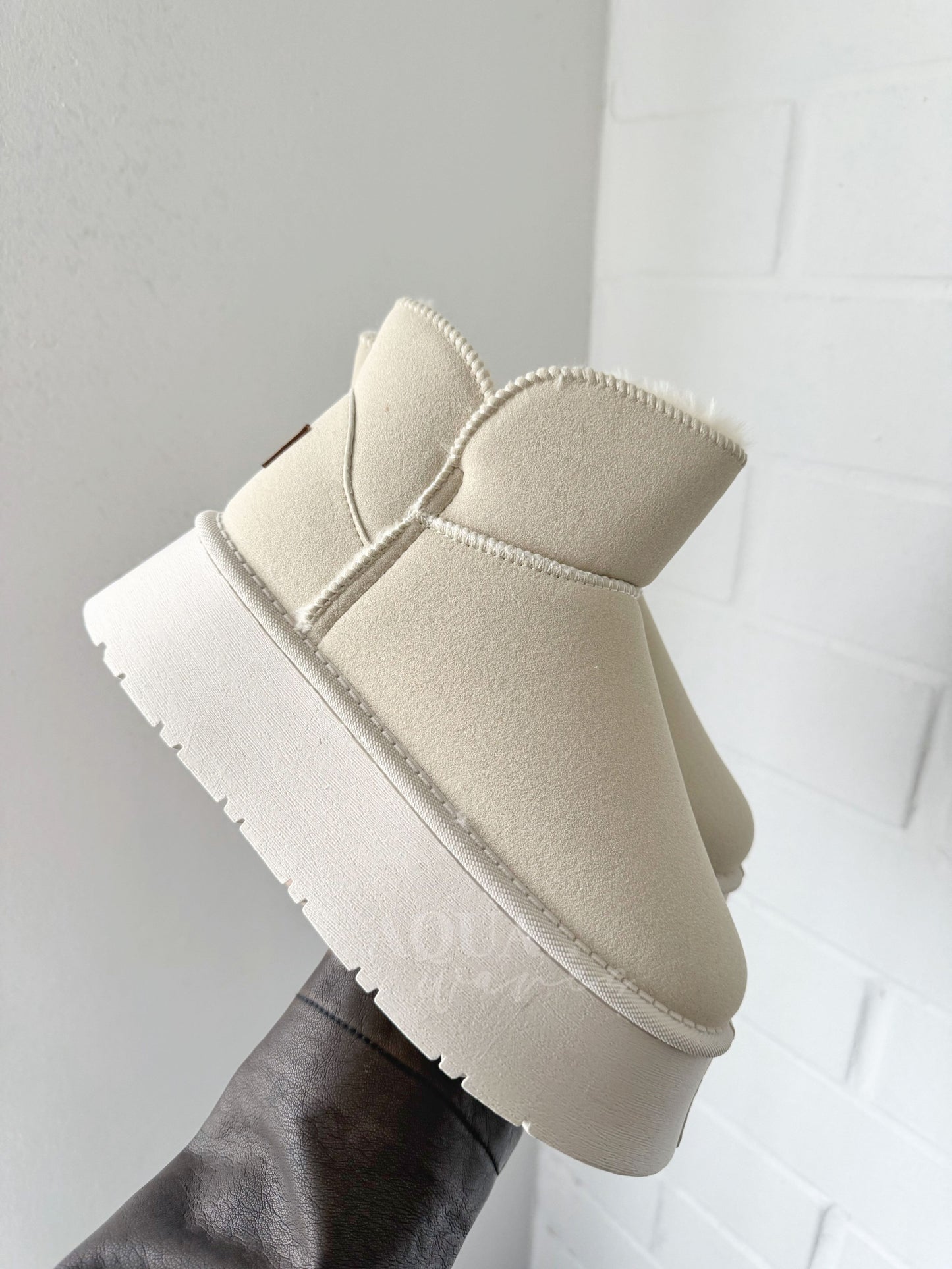 PANTUBOTA CREMA