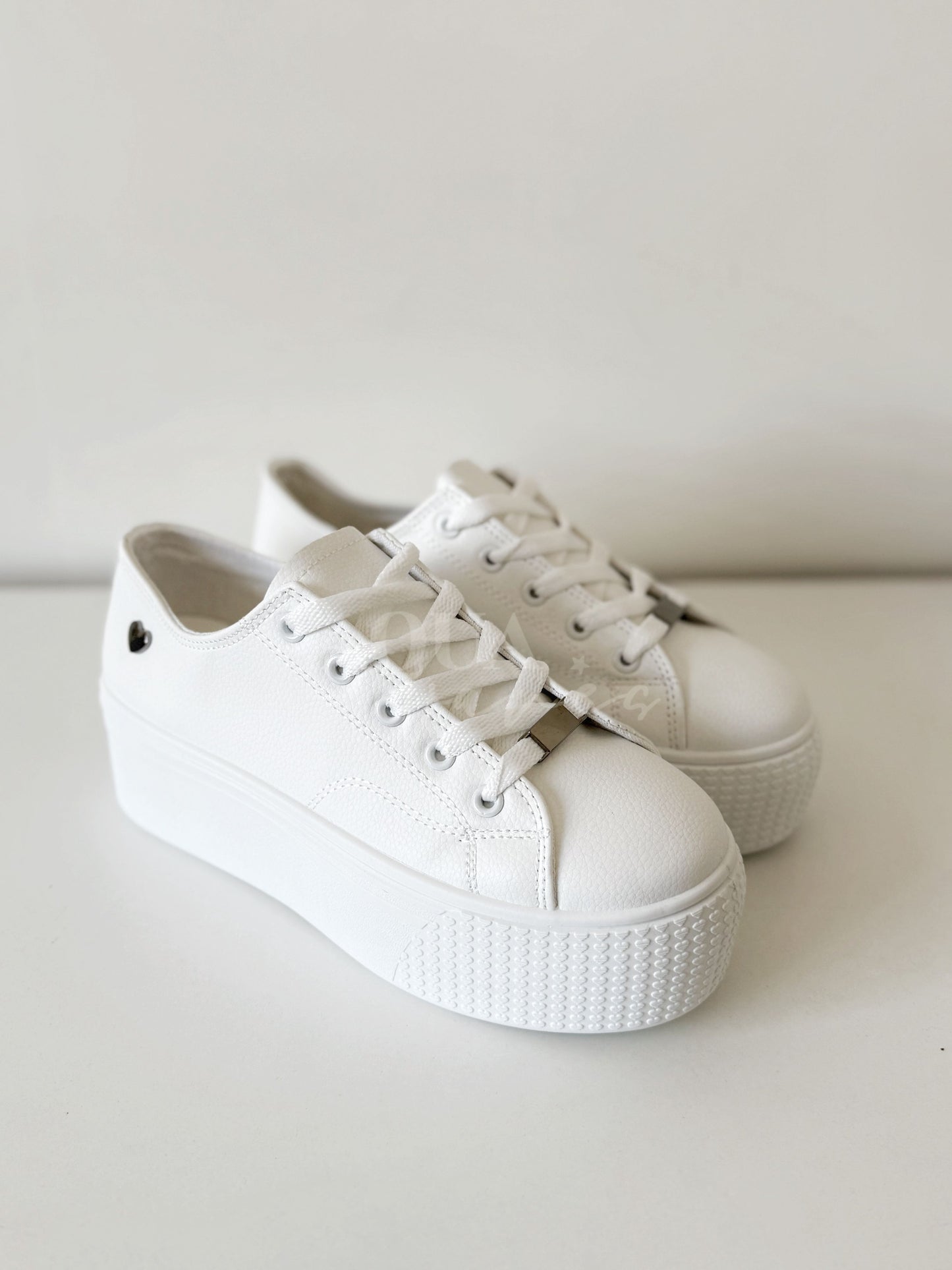 ZAPATILLA DAFNE CUERO