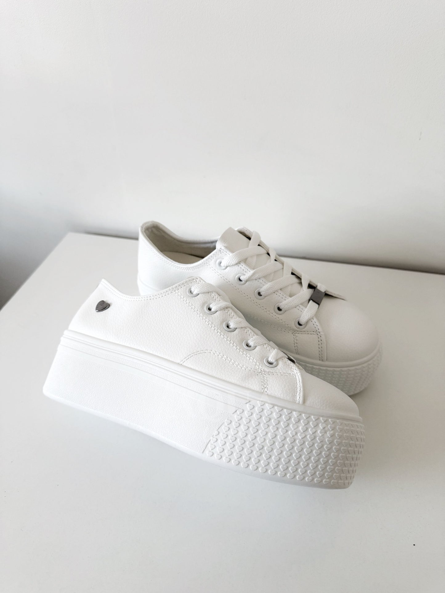 ZAPATILLA DAFNE CUERO