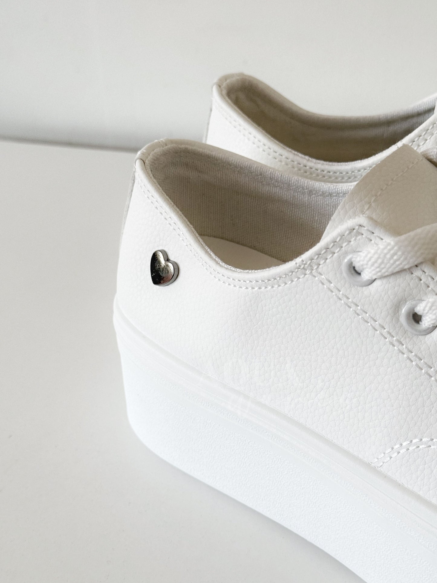 ZAPATILLA DAFNE CUERO