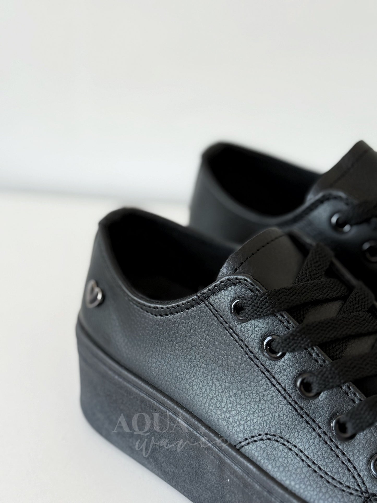 ZAPATILLA DENISSE CUERO