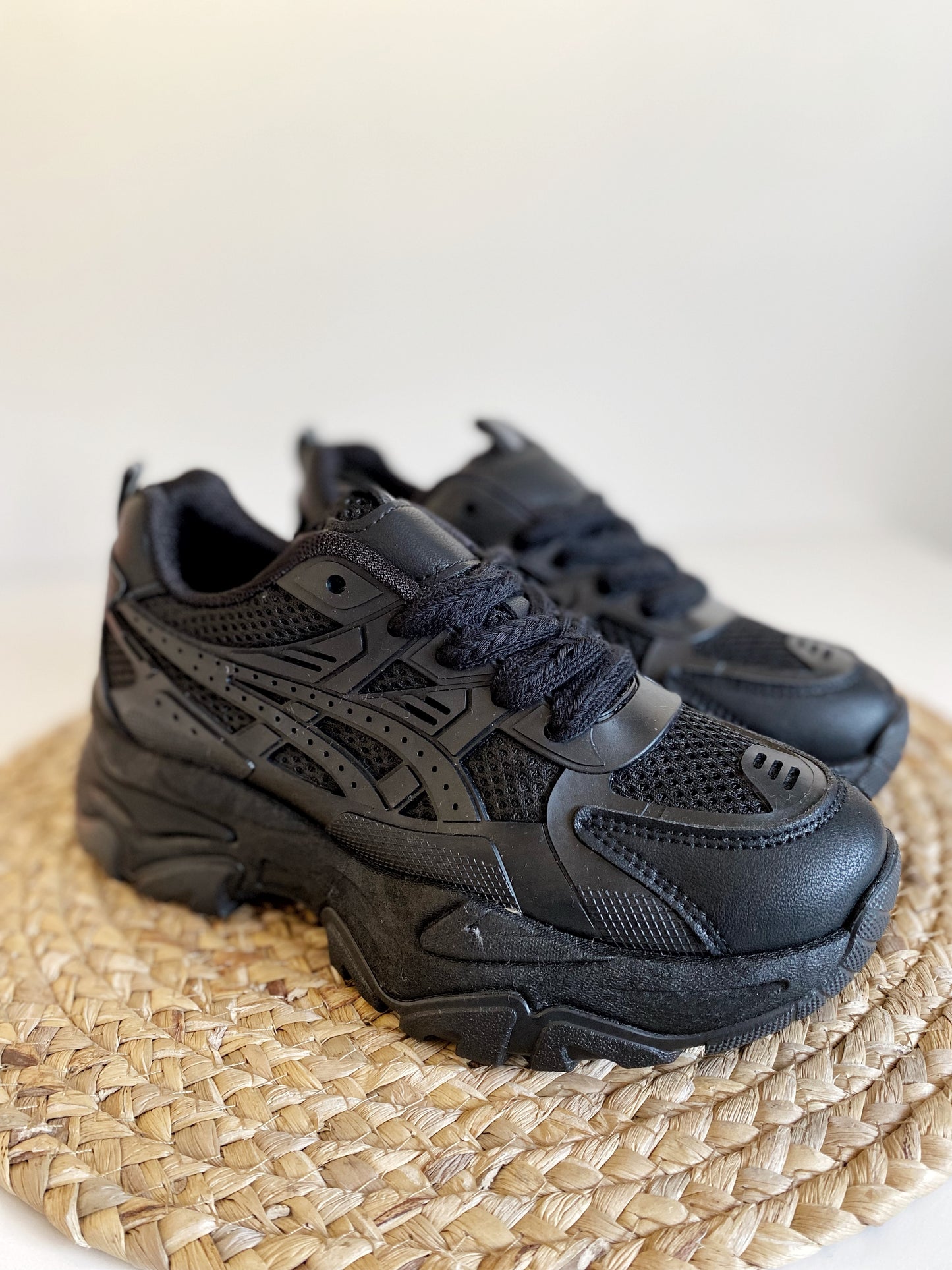 ZAPATILLA ESTILO ASICS BLACK