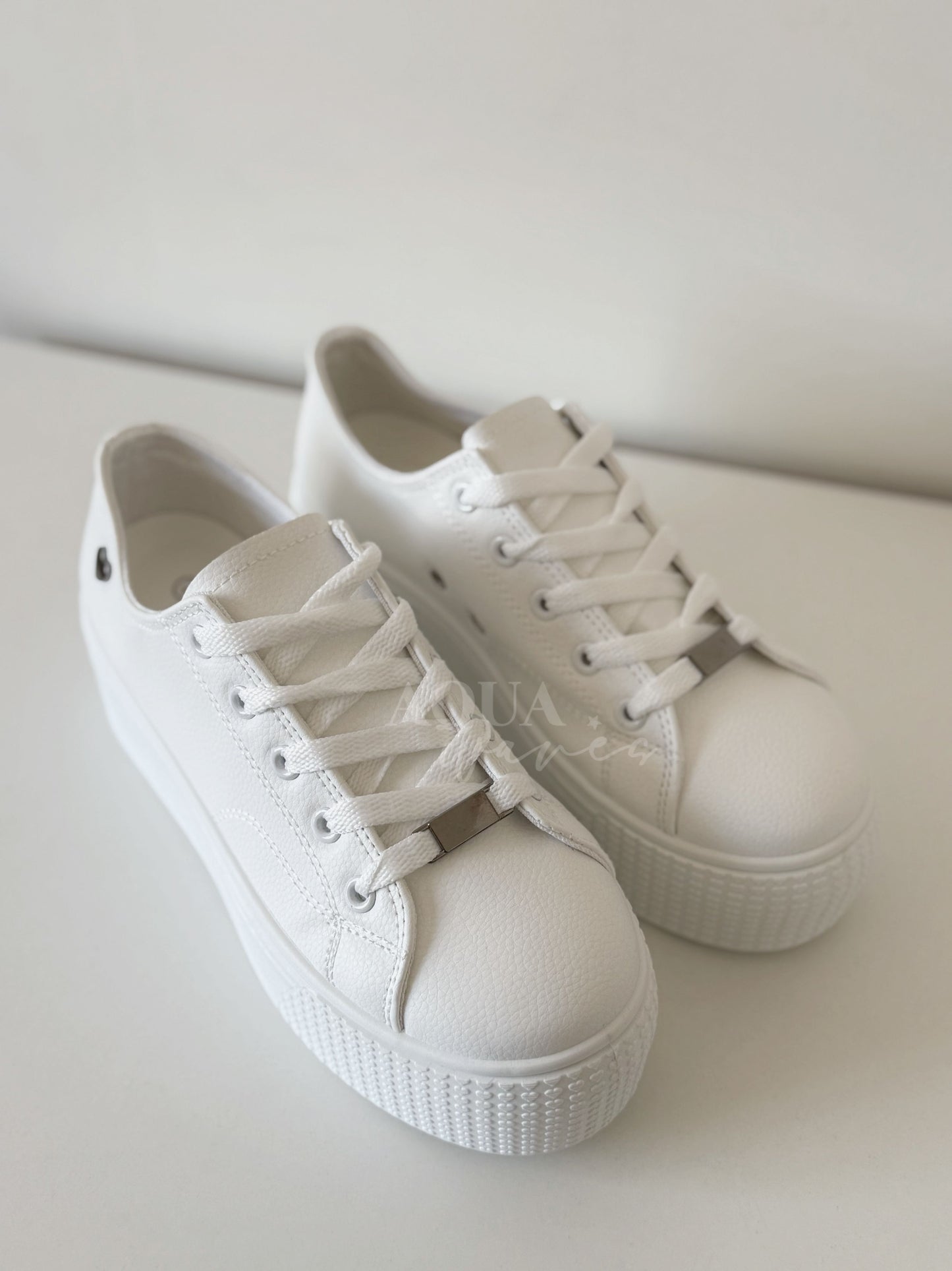 ZAPATILLA DAFNE CUERO